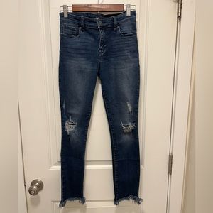 lucky brand distressed jeans!